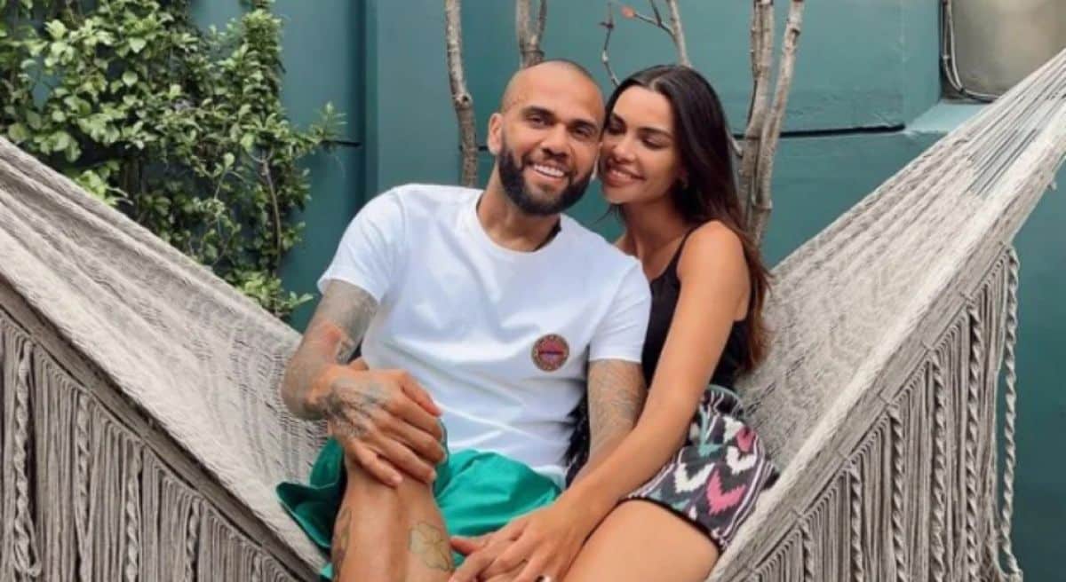 Joana Sanz reencontra Daniel Alves e mostra nas redes sociais; brasileiro esta em liberdade condicional